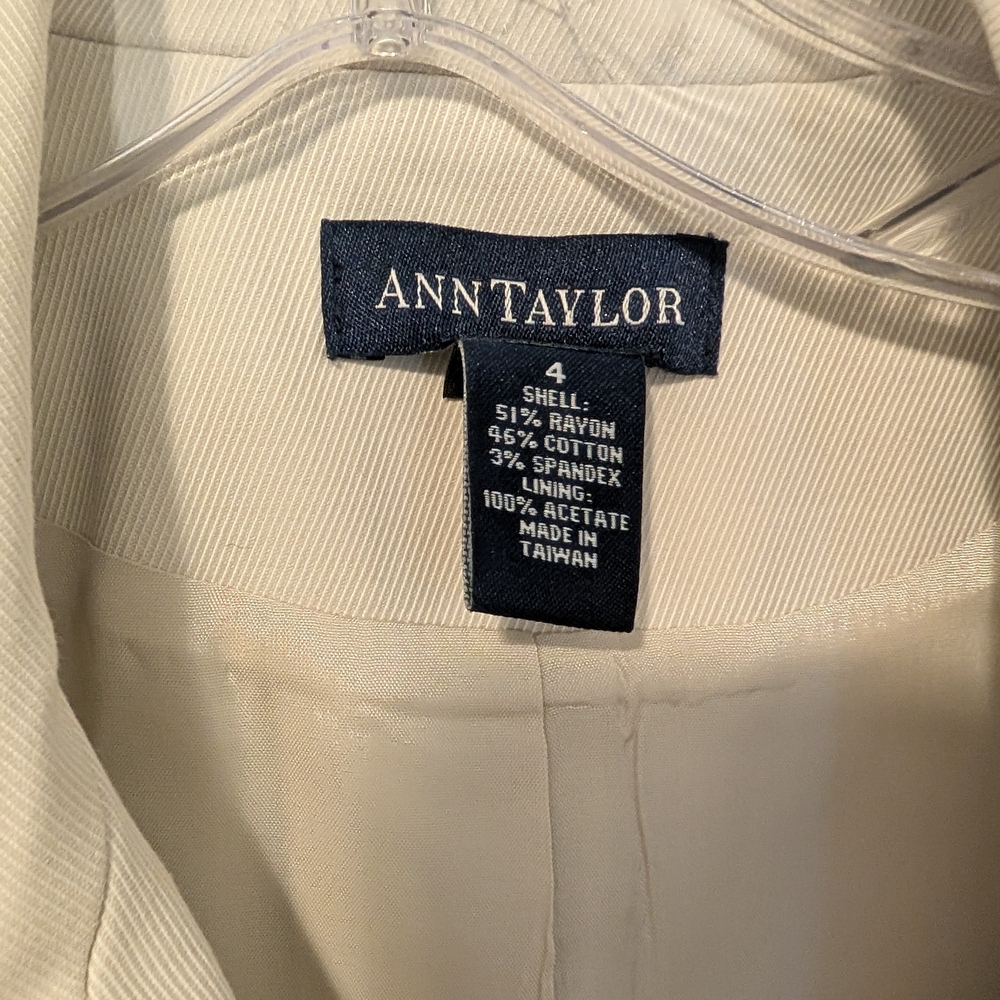 Women's Cream Jacket - Picture 2 of 8